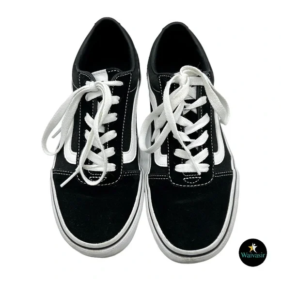Vans Ward Vans With V On The Side Shop Vans Ward Unisex Shoe